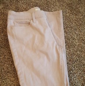 Light pink/powder pink levis skinny jeans